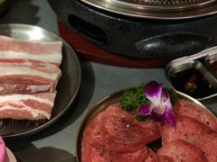 -围炉肉舍•炭烤活鳗•丹东海鲜烤肉(步行街店)