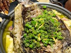 -鸣记脆皮烤鱼·海鲜烤鱼(三八广场店)