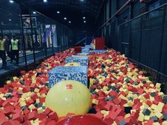 -嘿哟动霸CHUA·新潮玩运动娱乐中心·蹦床滑冰团建乐园