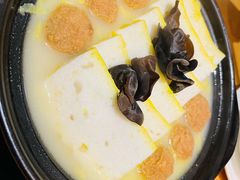 荆州鱼糕圆-莲餐厅·湖北菜·潜江小龙虾店(愚园路店)