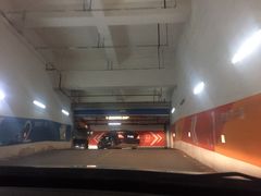 -悠方地下停车场