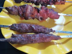 -烤肉小伙烤肉店