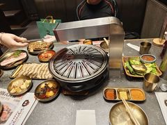 -草家酱蟹炭火烤肉店(珲春南路二店)