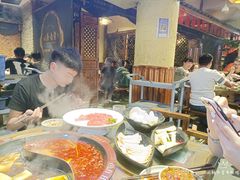 -老房老舍重庆火锅(假日城市店)
