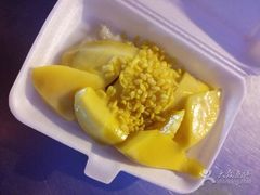 -芒果糯米饭摊子