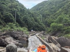 -安吉龙王山峡谷漂流
