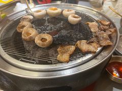 -围炉肉舍•炭烤活鳗•丹东海鲜烤肉(步行街店)
