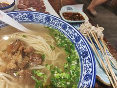 -东大桥小国抻面烧烤(长通路店)