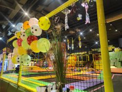 -蹦蹦跳跳(新奥购物中心店)