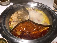 -老房老舍重庆火锅(假日城市店)