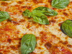 Margherita-Gather pizza