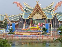 -七彩云南欢乐世界