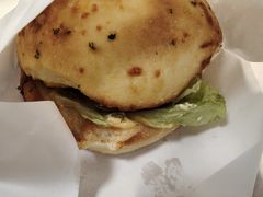 秘汁炭烤风味牛堡-必胜客(天鹅湖万达店)