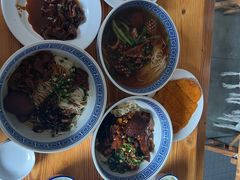 -沪西老弄堂面馆(定西路店)