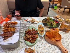 -小董哥烤串·爆汁大油边(故宫店)