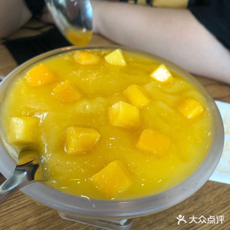 沐浴着阳光，吃了甜品，让节奏放慢