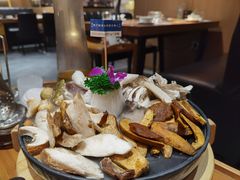 -一朵菌·野生菌探索家火锅(南亚店)