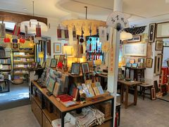 -邊城書店