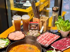 -憨孃孃·重庆老火锅(红山黑金店)