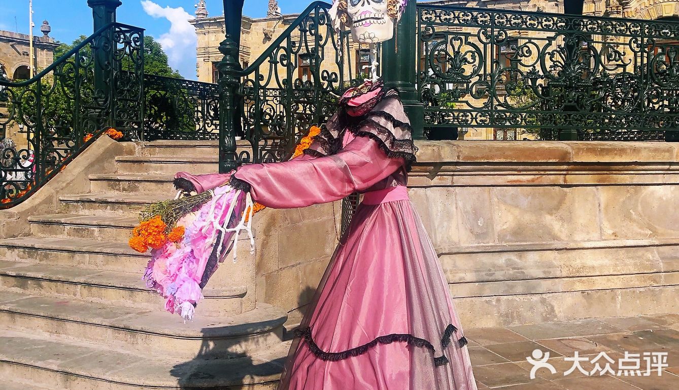 在墨西哥瓜达拉哈拉赶上一场印第安风俗的万圣节🎃