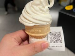 圆筒冰淇淋-麦当劳(光新乐购店)