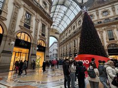 -文艺复兴百货(米兰大教堂广场店)