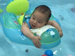 -蓝鲸奇亲子游泳俱乐部