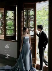 -喜爱高定婚纱摄影