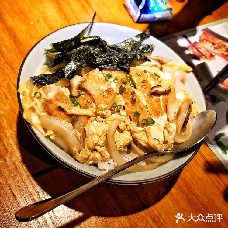 讲真尽量不点吧非常腻，滑蛋猪排饭也最好别点真的好硬