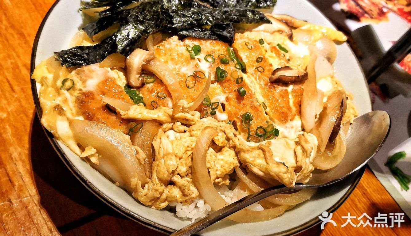 讲真尽量不点吧非常腻，滑蛋猪排饭也最好别点真的好硬