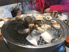 -草家酱蟹炭火烤肉店(珲春南路一店)