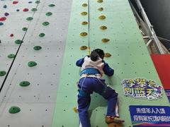 -蓝天攀岩-青少年训练(罗湖益田假日广场店)
