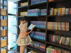 -钟书阁(松江泰晤士小镇店)