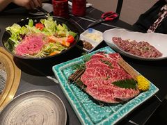 -山川小町·极番烧肉(新地假日广场店)