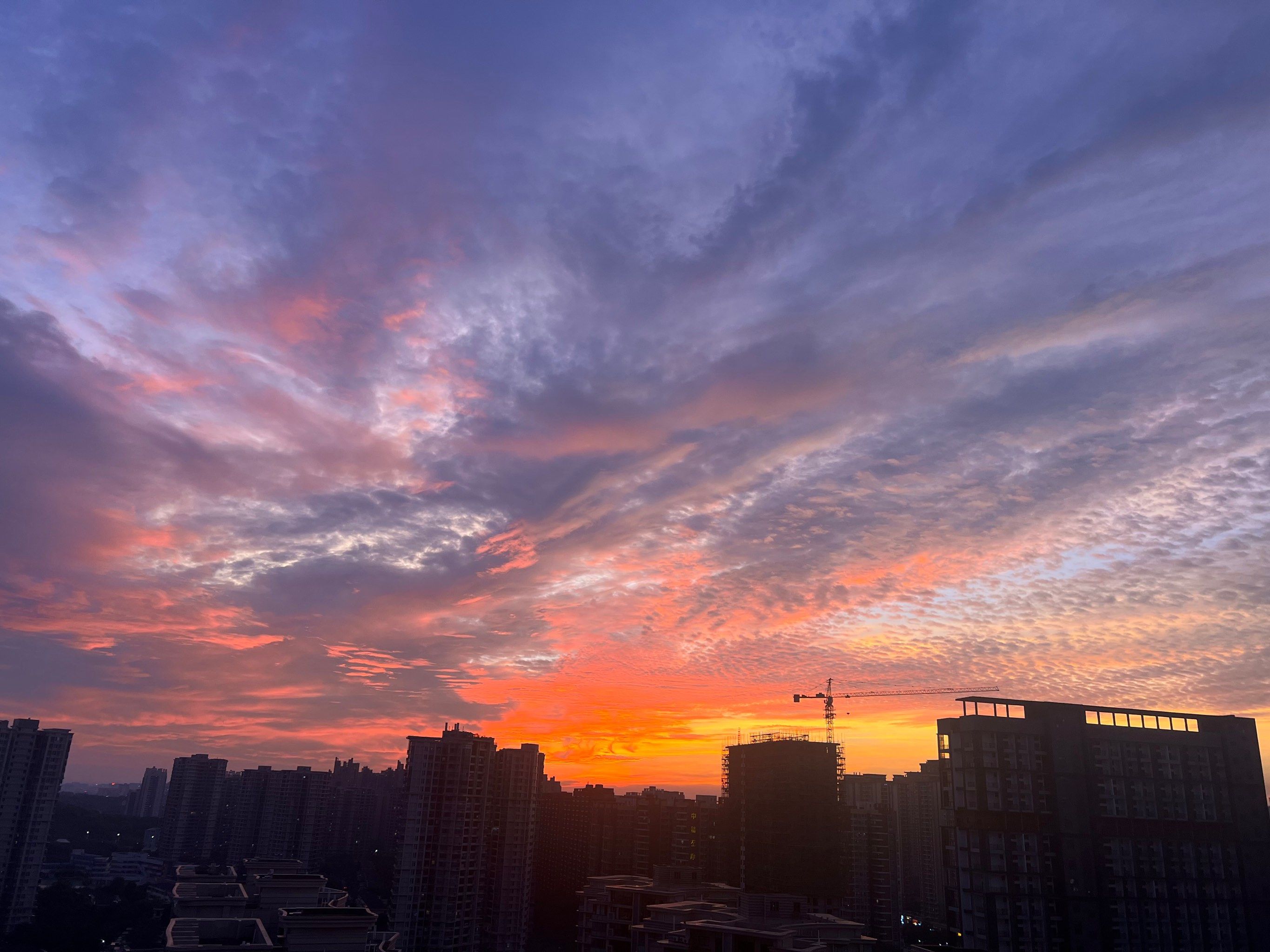 傍晚的天空色彩斑斓