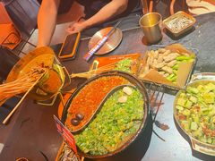 -何师烧烤·香辣蟹·川菜·30年老品牌(太古里旗舰店)