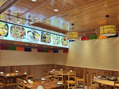 -乡土特色.冷锅鱼.牦牛肉汤锅