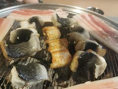 -围炉肉舍•炭烤活鳗•丹东海鲜烤肉(步行街店)