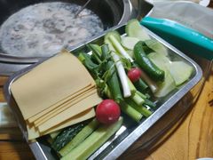 -牧民人家羊粪火自煮手把肉餐馆