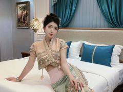 -芭黎人江景轻奢酒店(告庄西双景星光夜市店)