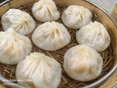荠菜鲜肉小笼包-曼曼汤包(建国西路店)