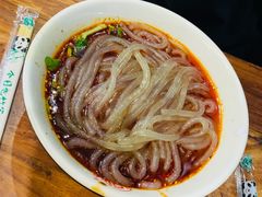 万记特色酸辣粉-万记麻辣烫国展总店