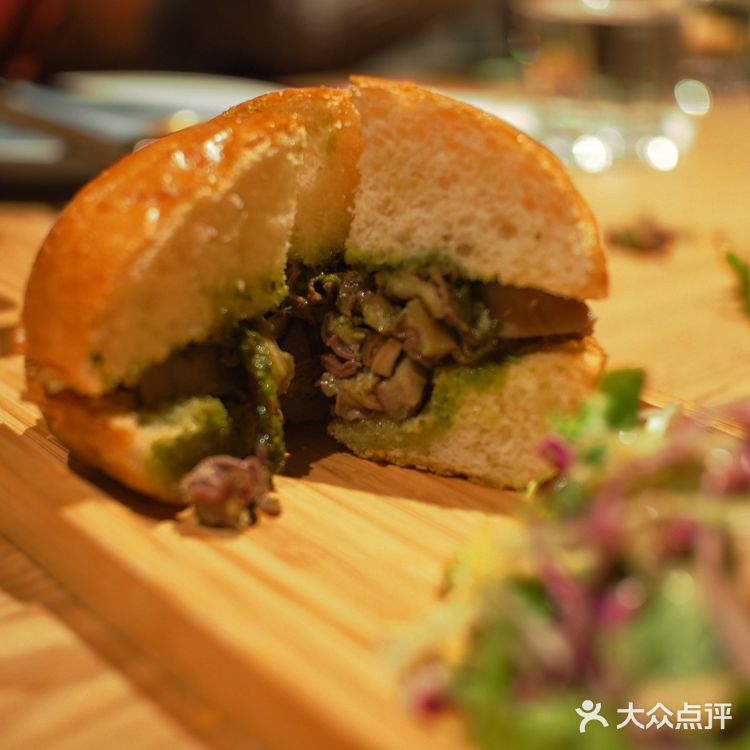 但丁 | 不出郑州就可吃到全世界的美食