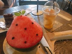 -莓园冰淇淋店