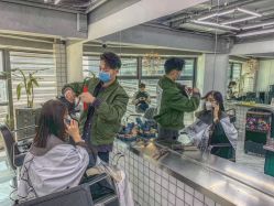 -宫铭烫发染发接发店