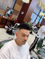 -尼特斯男士发型馆