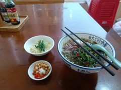 -裕新楼粉面馆·石磨手工粉(四方坪店)