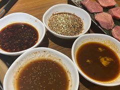 观月酱汁-炼火烤肉店
