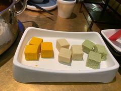 三色豆腐-左庭右院鲜牛肉火锅(金山万达店)