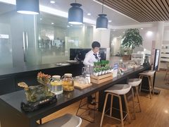 -杭州中沃沃尔沃4S店(滨江区店)